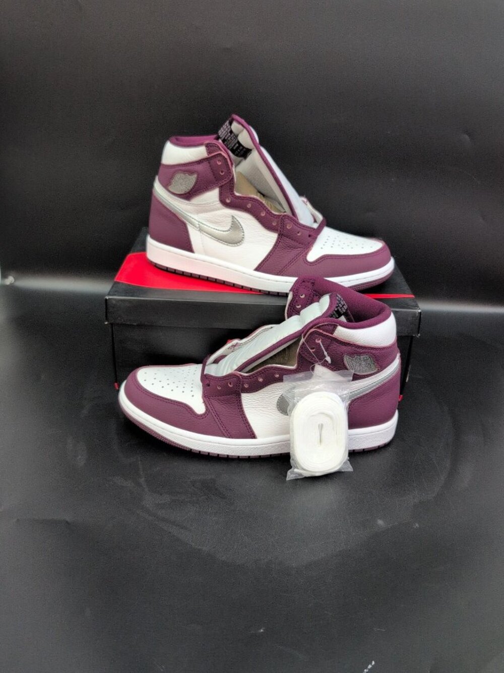 Nike Air Jordan 1 Retro High OG Men's Sneakers US 8.5 Bordeaux White 555088-611